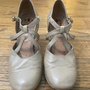 Size 34.5 LaDuca Elizabeth Character Shoes